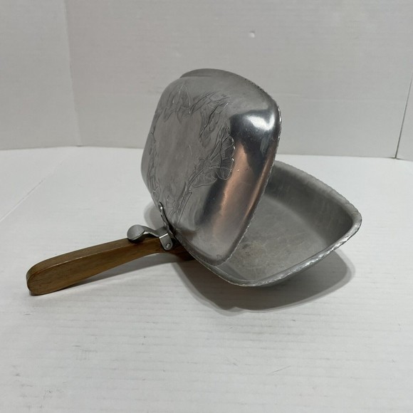 Farberware Covered Silent Butler Handled Dish Silver Color 10” wide Brooklyn NY